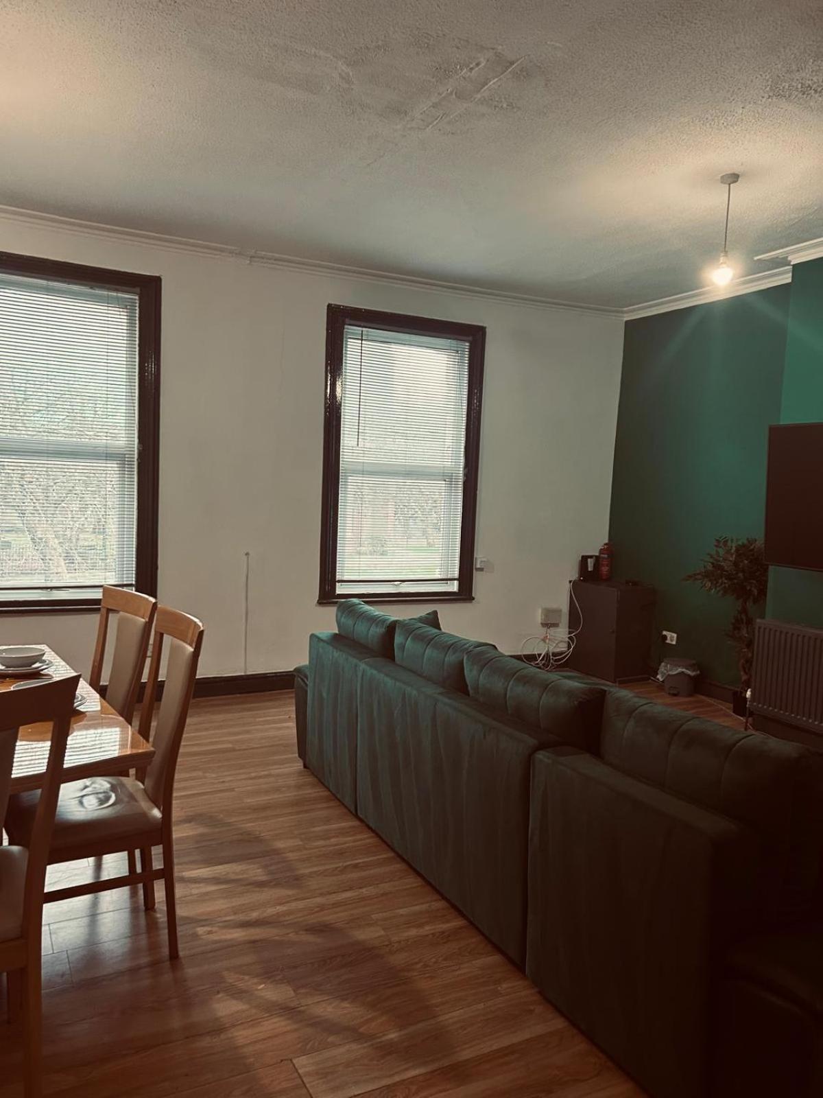 Cozy Large Sized 4 Bedroom Flat Liverpool Dış mekan fotoğraf